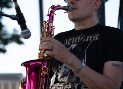 Freak Buck brings the sax action. Photo: Chay Mosqueda.