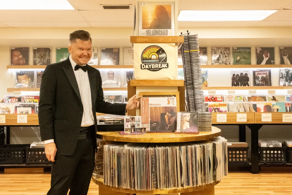 Dapper at Daybreak: Records, Auctions and Community