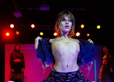 Model Miel Franco Perez bares it all on the Renegade Runway stage. Photo: Gabriel Kogami.